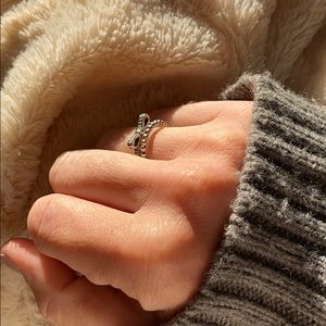 Pandora bow ring